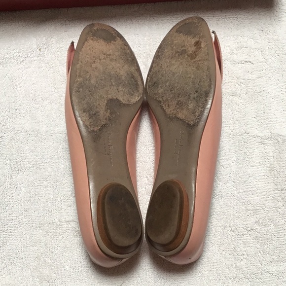 Salvatore Ferragamo Casanova Leather Twist Bow - Picture 6 of 7